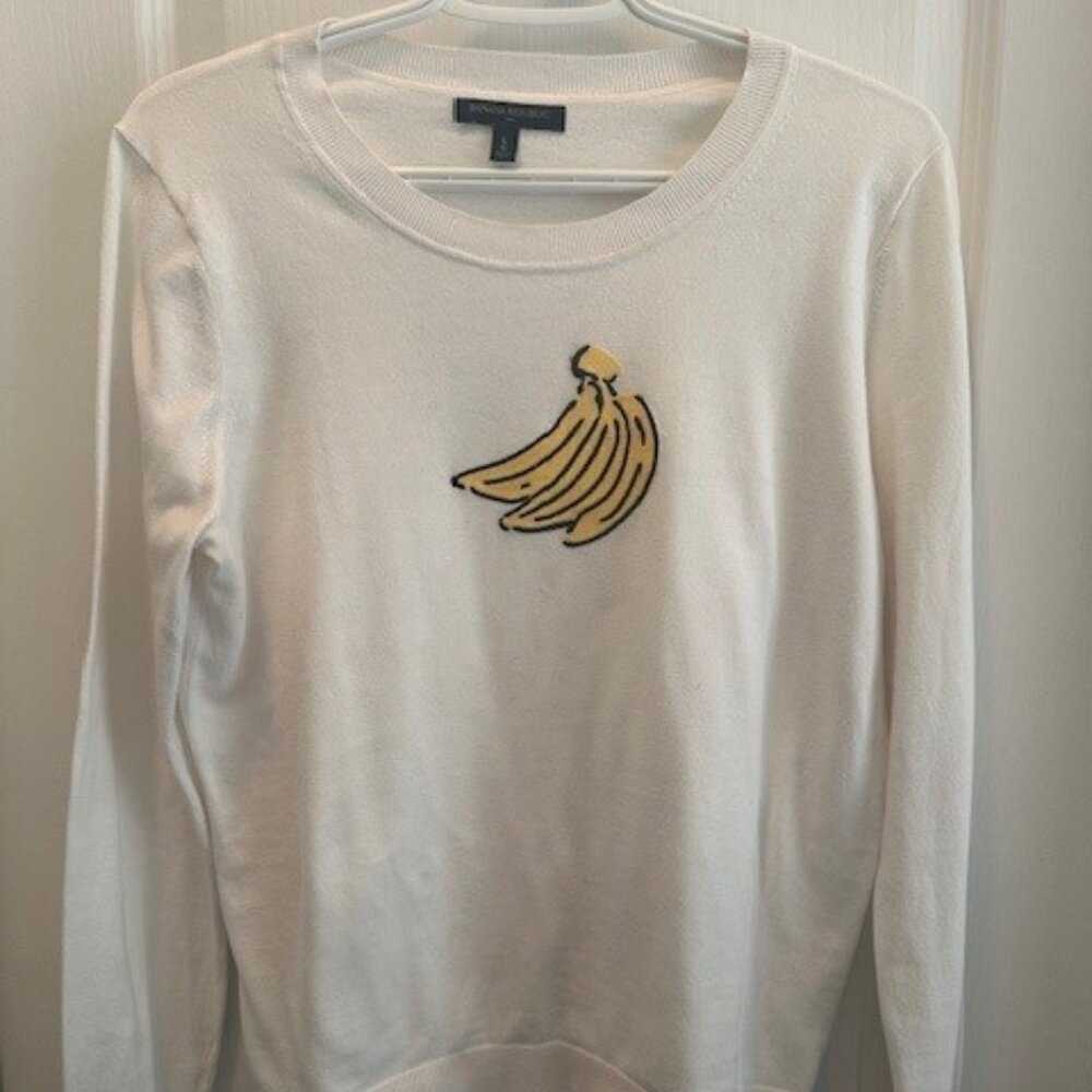 Banana Republic Banana Sweater - L